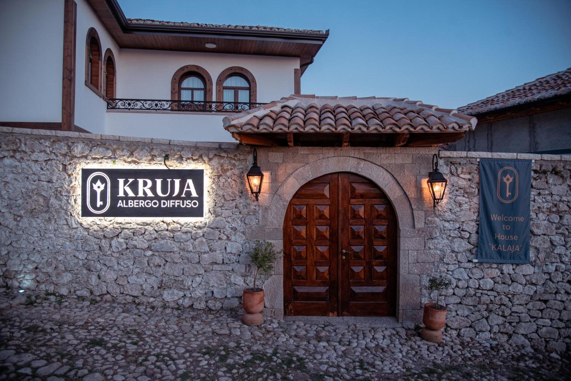 Kruja Albergo Diffuso , Inside Kruja Castle Exteriör bild