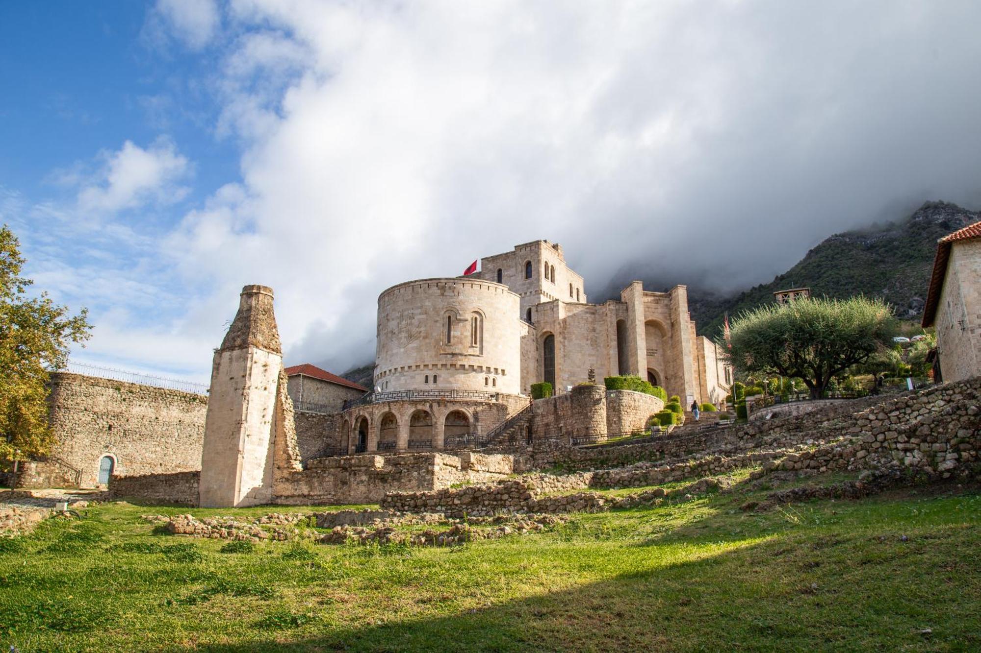 Kruja Albergo Diffuso , Inside Kruja Castle Exteriör bild